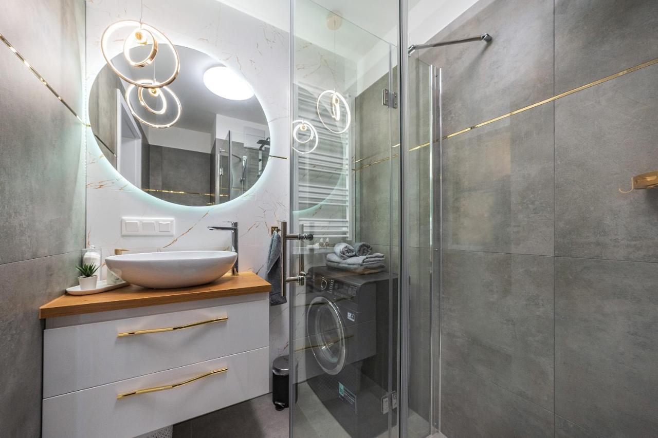 Glow Apartments, Letnica - Apartamenty Przystan Siodme Niebo グダニスク エクステリア 写真